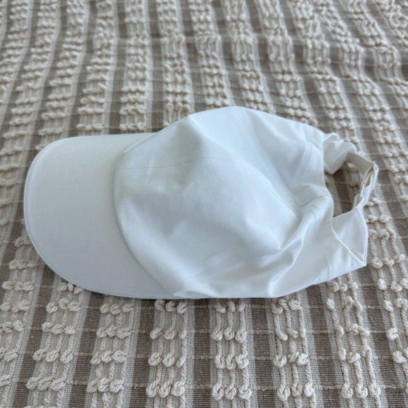 LULULEMON FAST AND FREE PONYTAIL RUNNING HAT - Picture 6 of 10